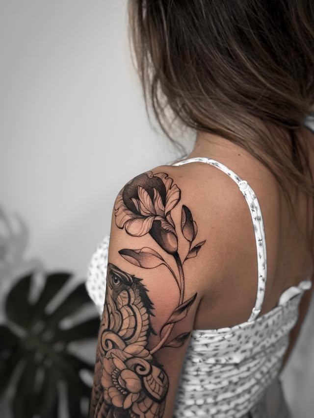Pieza en black work